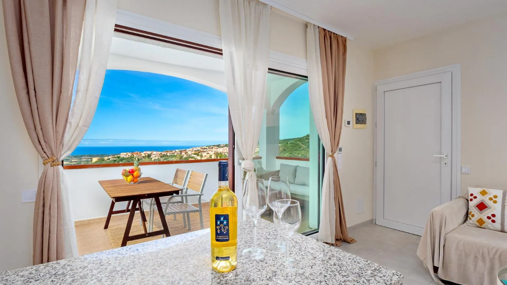 Appartamento Vista Blu In Un Residence Con Piscina A Badesi 0*,
